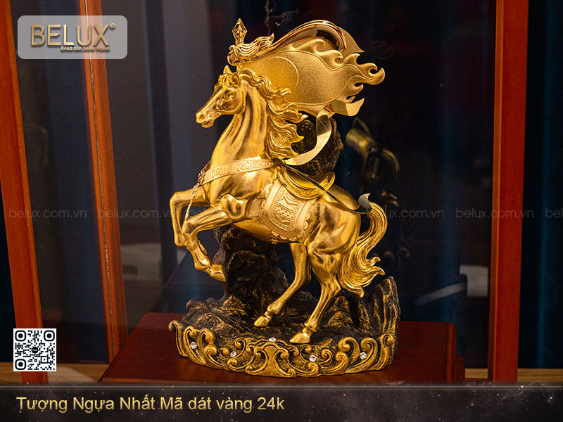 Tượng Ngựa Nhất Mã dát vàng 24K – Biểu trưng cho khát vọng chinh phục và thành công